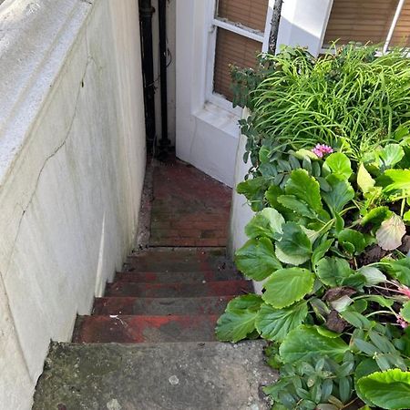 Stylish Central Basement Studio, With Outdoor Space Brighton ภายนอก รูปภาพ