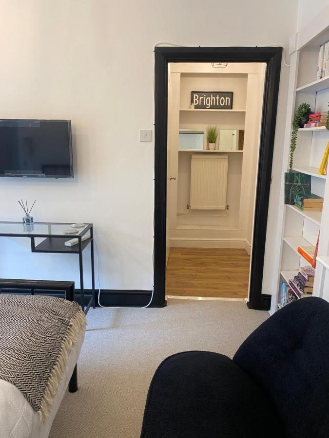Stylish Central Basement Studio, With Outdoor Space Brighton ภายนอก รูปภาพ