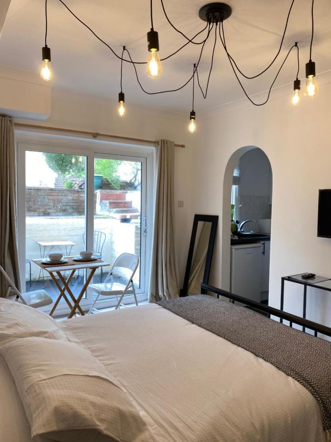 Stylish Central Basement Studio, With Outdoor Space Brighton ภายนอก รูปภาพ