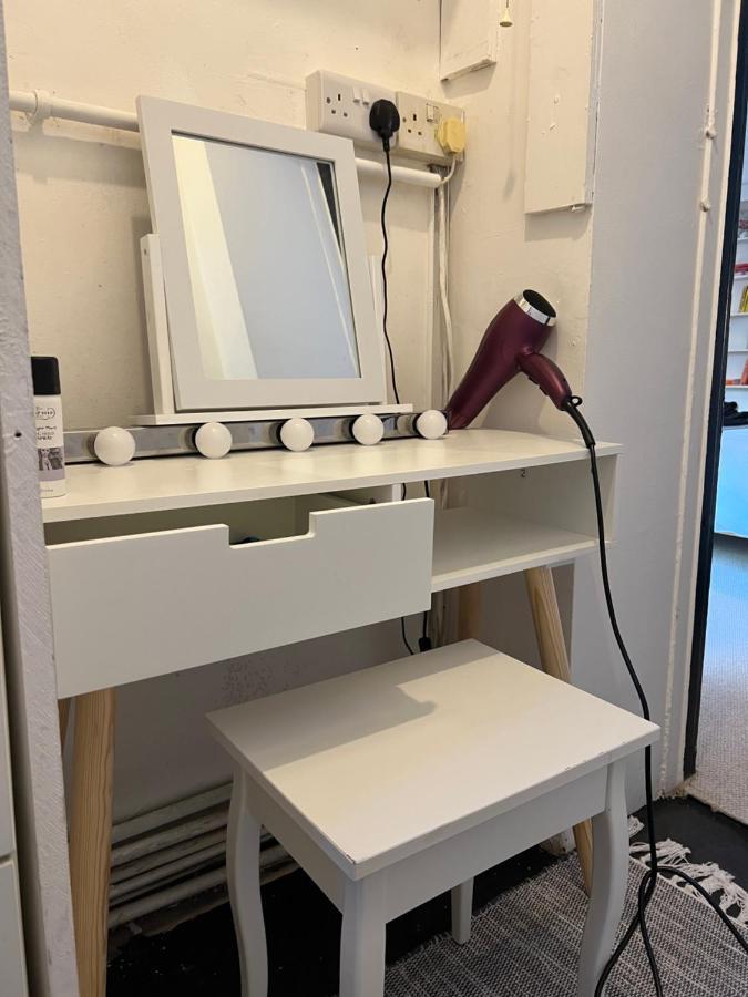 Stylish Central Basement Studio, With Outdoor Space Brighton ภายนอก รูปภาพ
