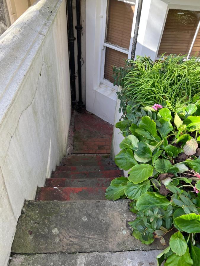 Stylish Central Basement Studio, With Outdoor Space Brighton ภายนอก รูปภาพ